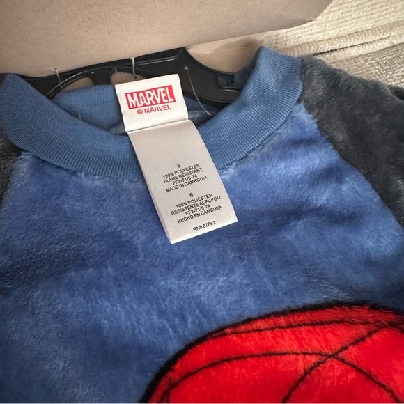 Boys Marvel Spider-Man Red and Blue Fleece Pajama Set - Picture 5 of 6